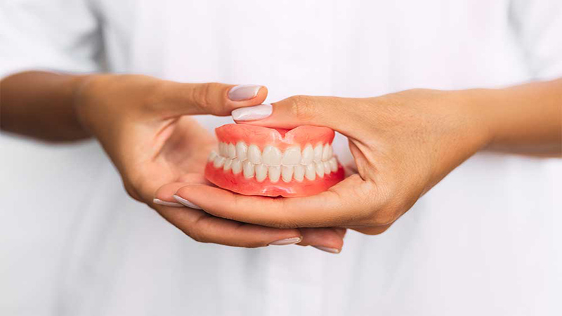 پروتز کامل دندان یا دست دندان