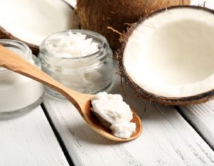 سفید کردن دندان با روغن نارگیل